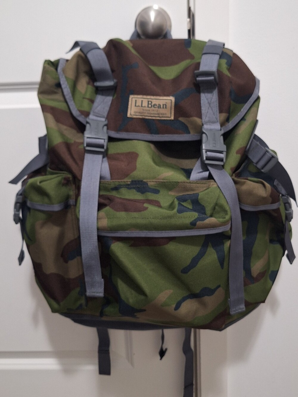 L.L. Bean Continental Rucksack – Woodland Camo (Excellent Condition)🌲